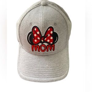 NEW Disney Minnie Mouse MOM hat!